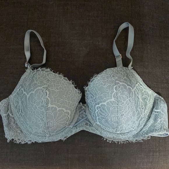 Victoria’s Secret Bra - Picture 1 of 3